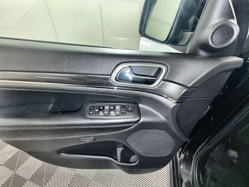 Used 2021 Jeep Grand Cherokee Limited X image 15