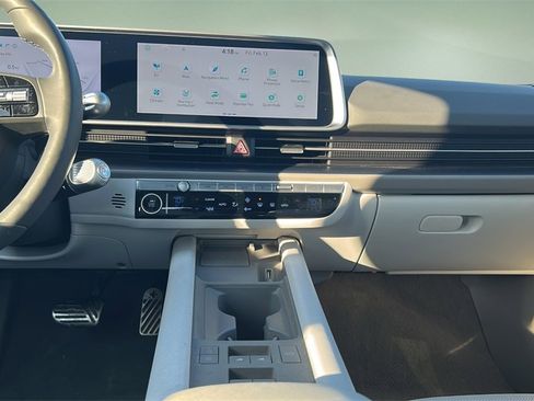 Used 2024 Hyundai Ioniq 6 Limited image 23