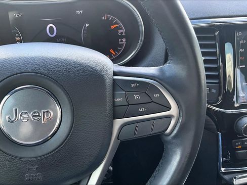 Used 2019 Jeep Grand Cherokee Altitude image 23