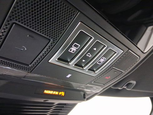 New 2026 Land Rover Discovery Limited Edition image 27