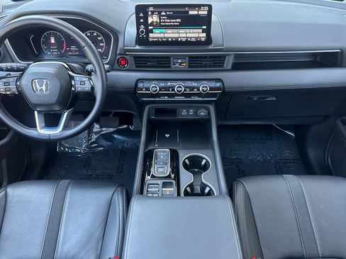 Used 2024 Honda Pilot Touring image 16