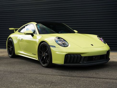Certified 2025 Porsche 911 Carrera GTS RWD image 35
