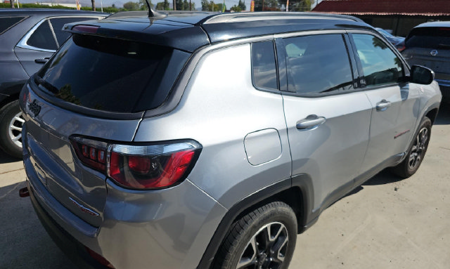Used 2019 Jeep Compass Trailhawk AWD/4WD image 4