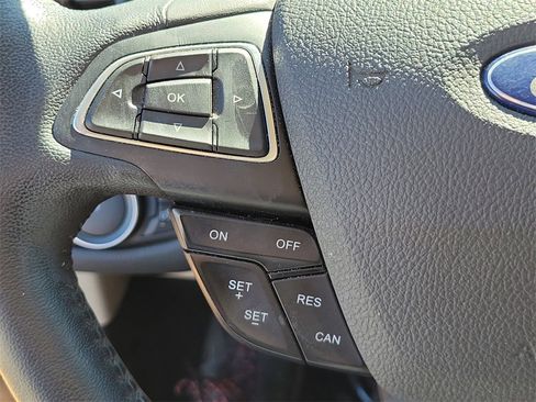 Used 2017 Ford Escape Titanium image 25