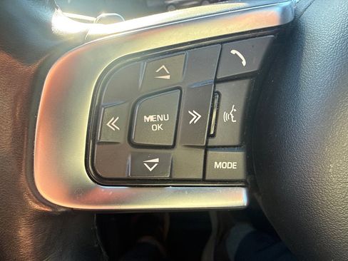Used 2020 Jaguar F-PACE S image 24