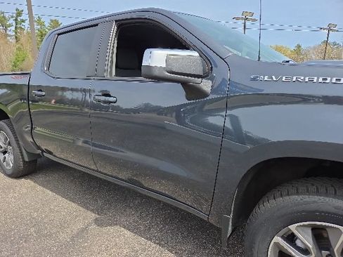 Used 2022 Chevrolet Silverado 1500 LT AWD/4WD image 10