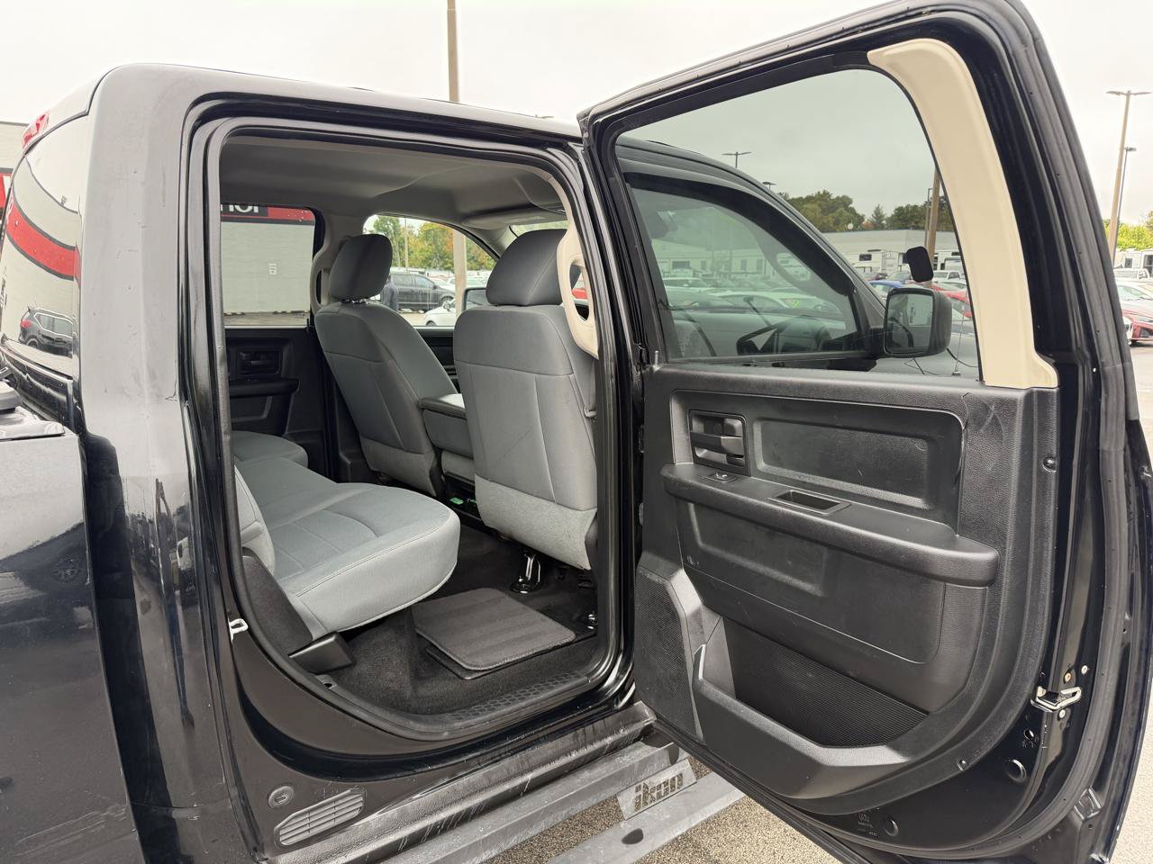 Used 2014 RAM 1500 Express w/ Black Ram 1500 Express Group AWD/4WD image 9