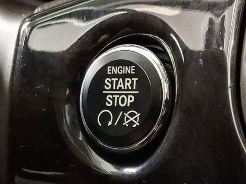 Used 2013 Jeep Grand Cherokee Laredo AWD/4WD image 23