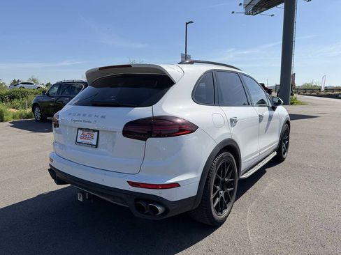 Used 2016 Porsche Cayenne Turbo AWD/4WD image 8