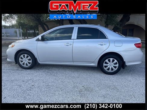 Used 2009 Toyota Corolla LE FWD image 1