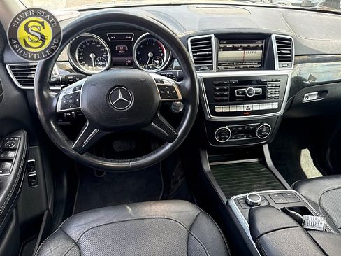 Used 2015 Mercedes-Benz GL 550 4MATIC image 18