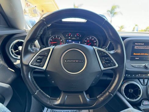 Used 2022 Chevrolet Camaro LT RWD image 4