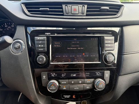 Used 2019 Nissan Rogue SV AWD/4WD image 11