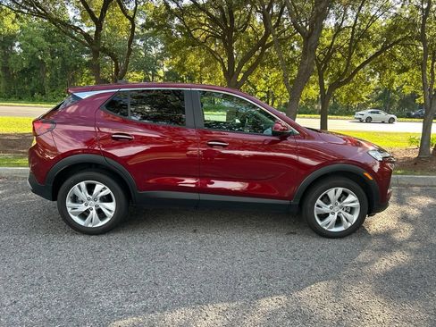 Used 2024 Buick Encore GX Preferred AWD/4WD image 5