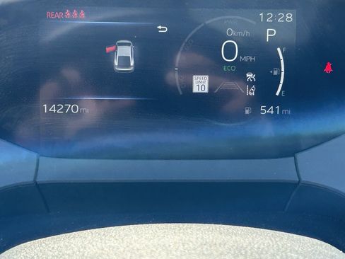 Used 2025 Toyota Prius LE FWD image 17