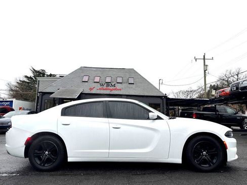 Used 2019 Dodge Charger SXT w/ Driver Confidence Group image 6
