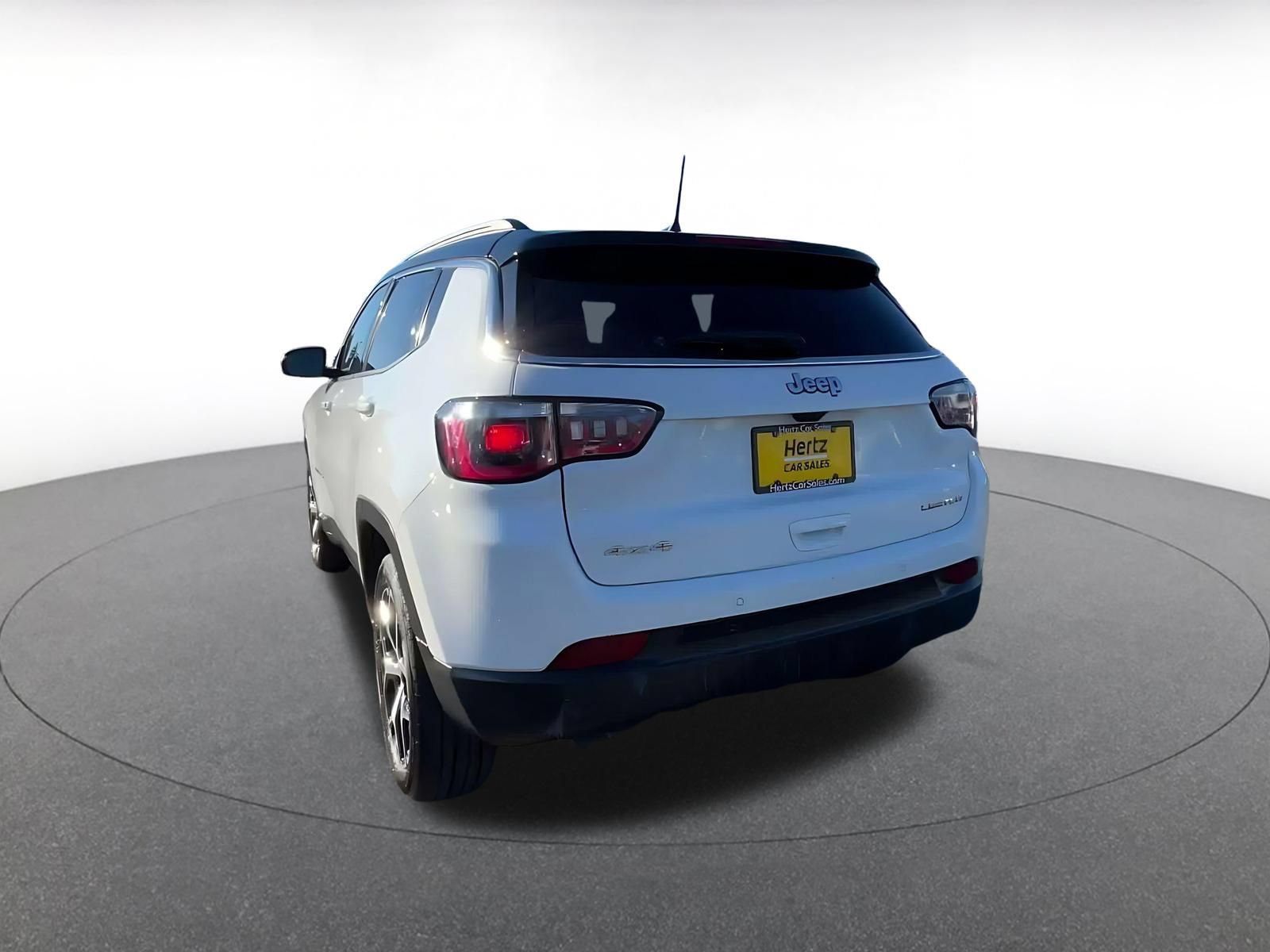 Used 2025 Jeep Compass Limited AWD/4WD image 10
