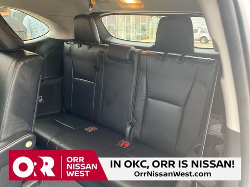 Used 2023 Toyota Highlander XLE image 16