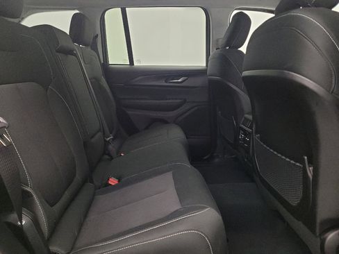 Used 2023 Jeep Grand Cherokee Laredo w/ Luxury Tech Group I AWD/4WD image 19