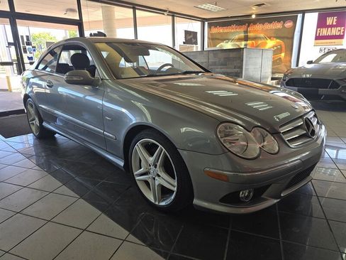 Used 2009 Mercedes-Benz CLK 350 Coupe image 3