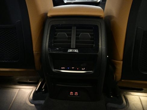 Used 2025 BMW X4 M40i w/ Premium Package image 17