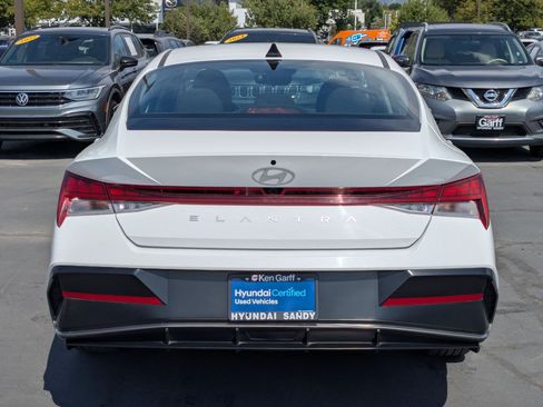 Certified 2025 Hyundai Elantra SEL FWD image 5