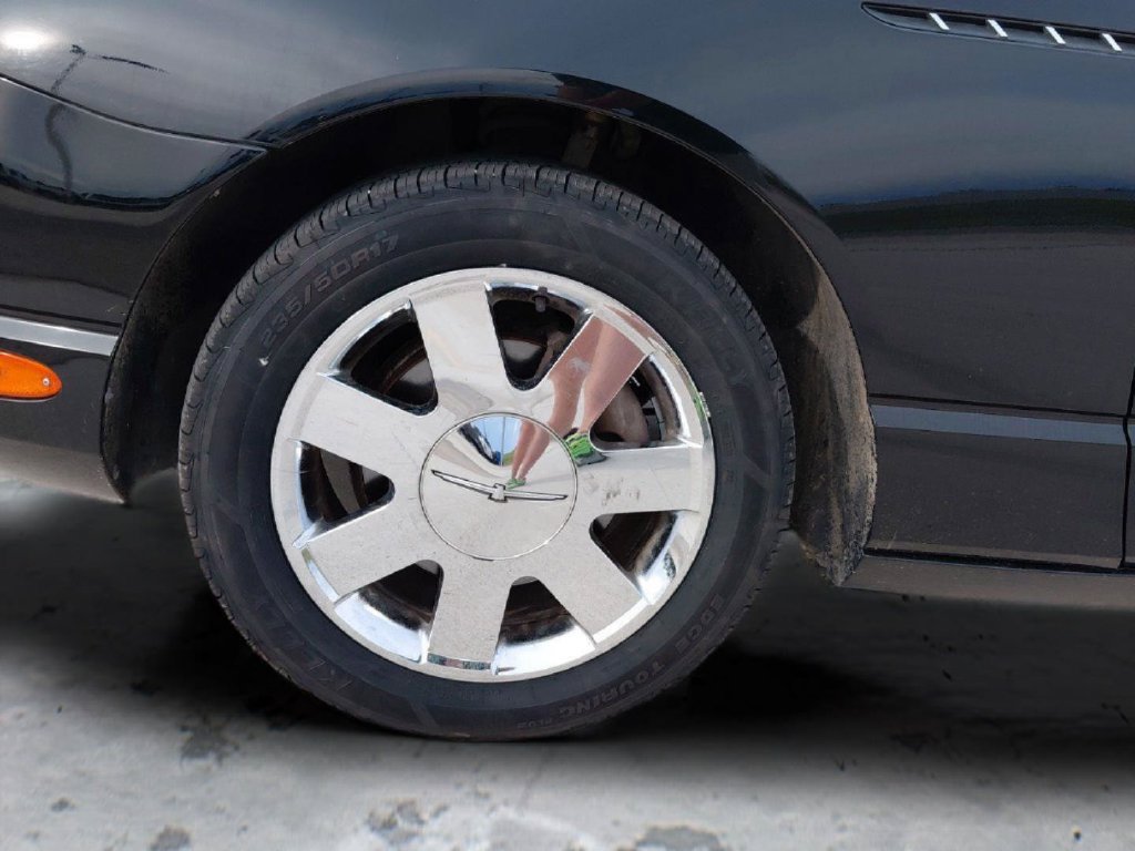 Used 2002 Ford Thunderbird RWD image 12