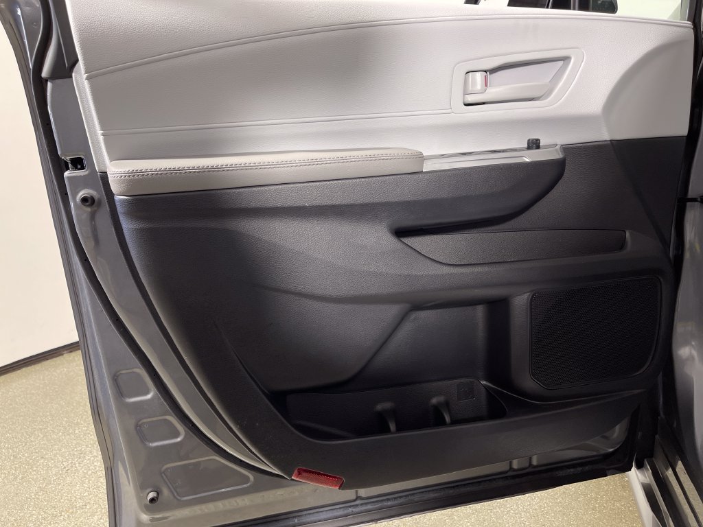 Certified 2026 Toyota Sienna LE AWD/4WD image 17