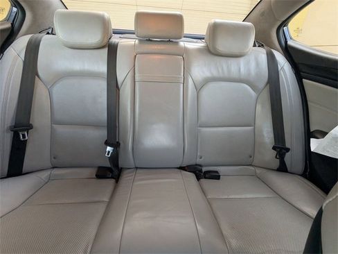 Used 2014 Kia Cadenza Limited image 25