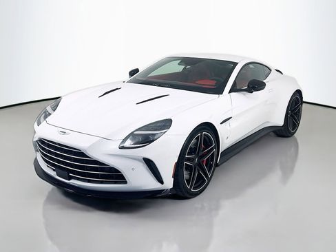Used 2026 Aston Martin V8 Vantage S RWD image 3