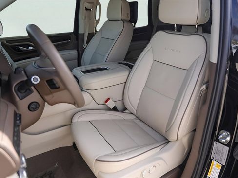 Used 2024 GMC Yukon Denali w/ Denali Reserve Package image 10