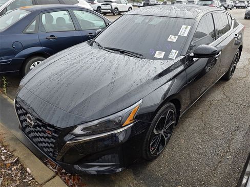 Used 2023 Nissan Altima 2.5 SR w/ SR Premium Package image 5