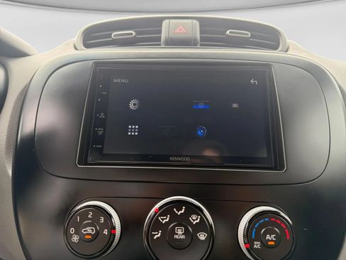 Used 2016 Kia Soul FWD image 36