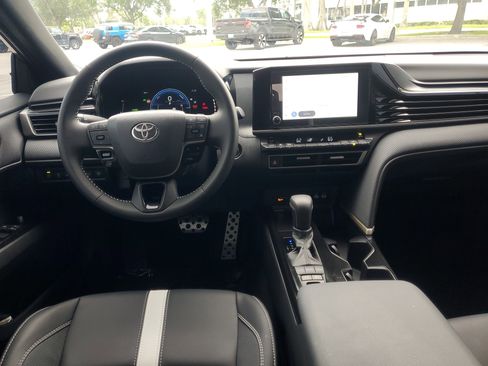 Used 2026 Toyota Camry SE FWD image 10