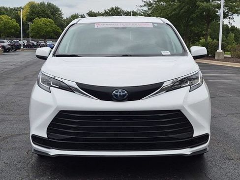 Certified 2022 Toyota Sienna LE FWD image 5