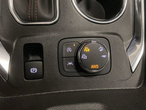 Used 2023 Chevrolet Traverse RS image 24