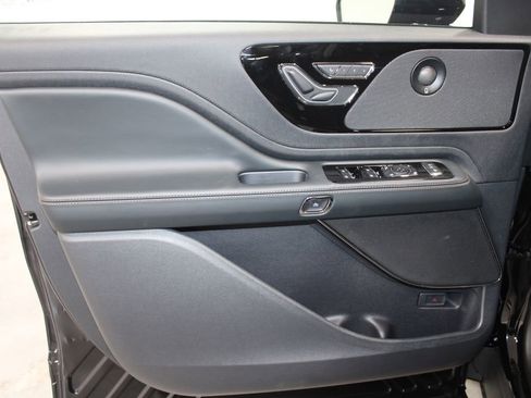 New 2025 Lincoln Aviator 2WD w/ Jet Appearance Package image 20