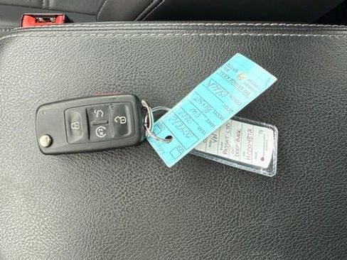 Used 2022 Volkswagen Passat 2.0T image 34