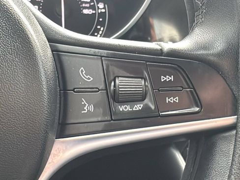 Used 2018 Alfa Romeo Giulia AWD image 25