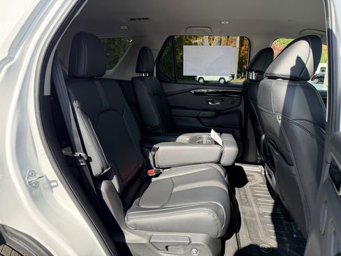 New 2025 Honda Pilot EX-L image 17