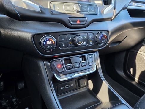 Used 2020 GMC Terrain SLE w/ Driver Convenience Package image 9