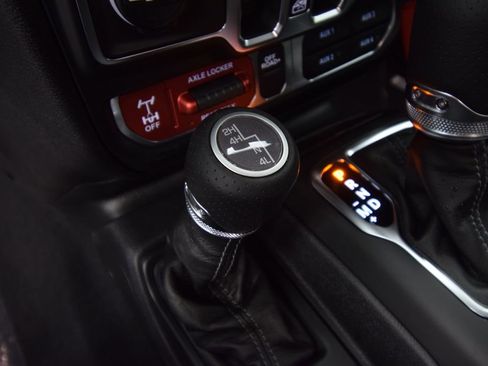 New 2026 Jeep Gladiator Mojave w/ Steel Bumper Group image 31