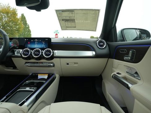 Used 2026 Mercedes-Benz GLB 250 4MATIC image 25