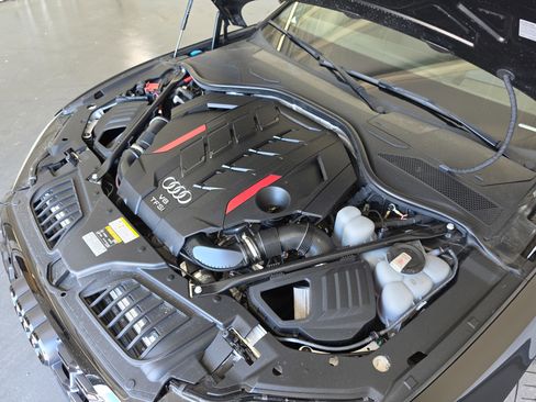 Used 2022 Audi S8 w/ S8 Comfort Plus Package AWD/4WD image 59