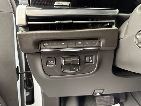 Used 2026 Cadillac Escalade Sport w/ Touring Package AWD/4WD image 43