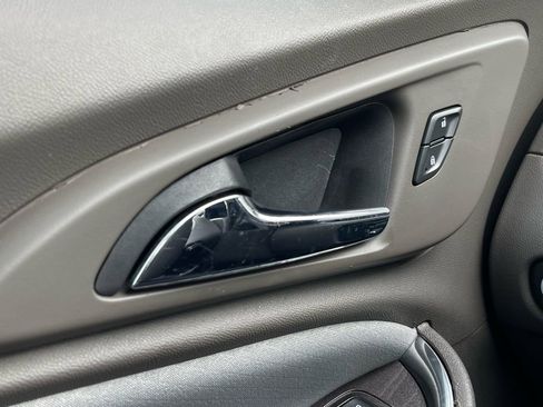 Used 2022 Chevrolet Malibu LT image 12