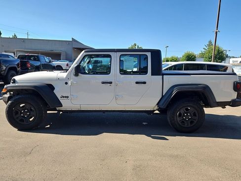 Used 2024 Jeep Gladiator Sport AWD/4WD image 4