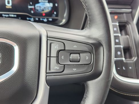 Used 2024 GMC Yukon SLT AWD/4WD image 17