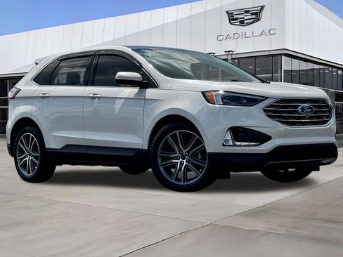 Used 2019 Ford Edge Titanium w/ Equipment Group 301A FWD image 2