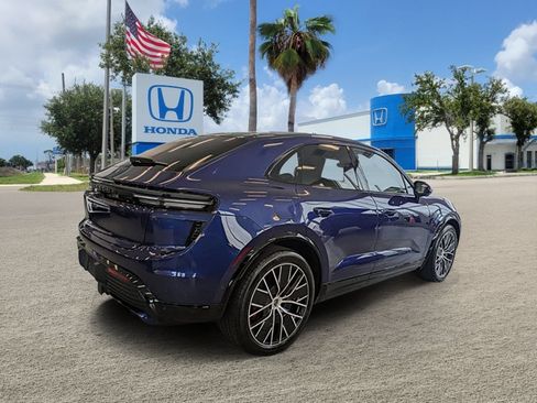 Used 2024 Porsche Macan Turbo Electric AWD/4WD image 4